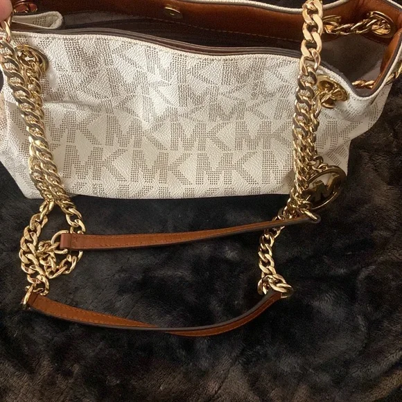 Michael Kors Purse - Picture 6 of 6